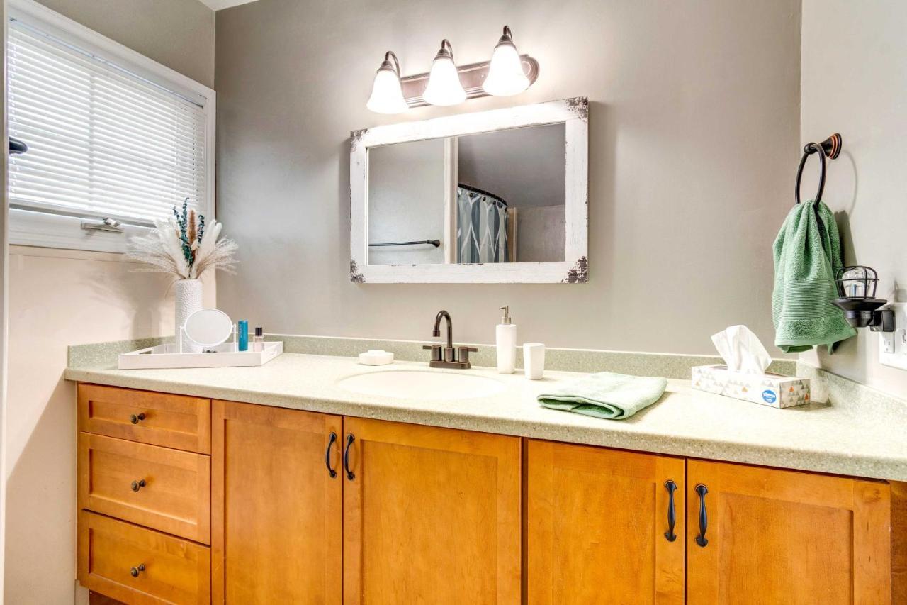 Sodus Point Home - Walkable To Beach! Екстер'єр фото